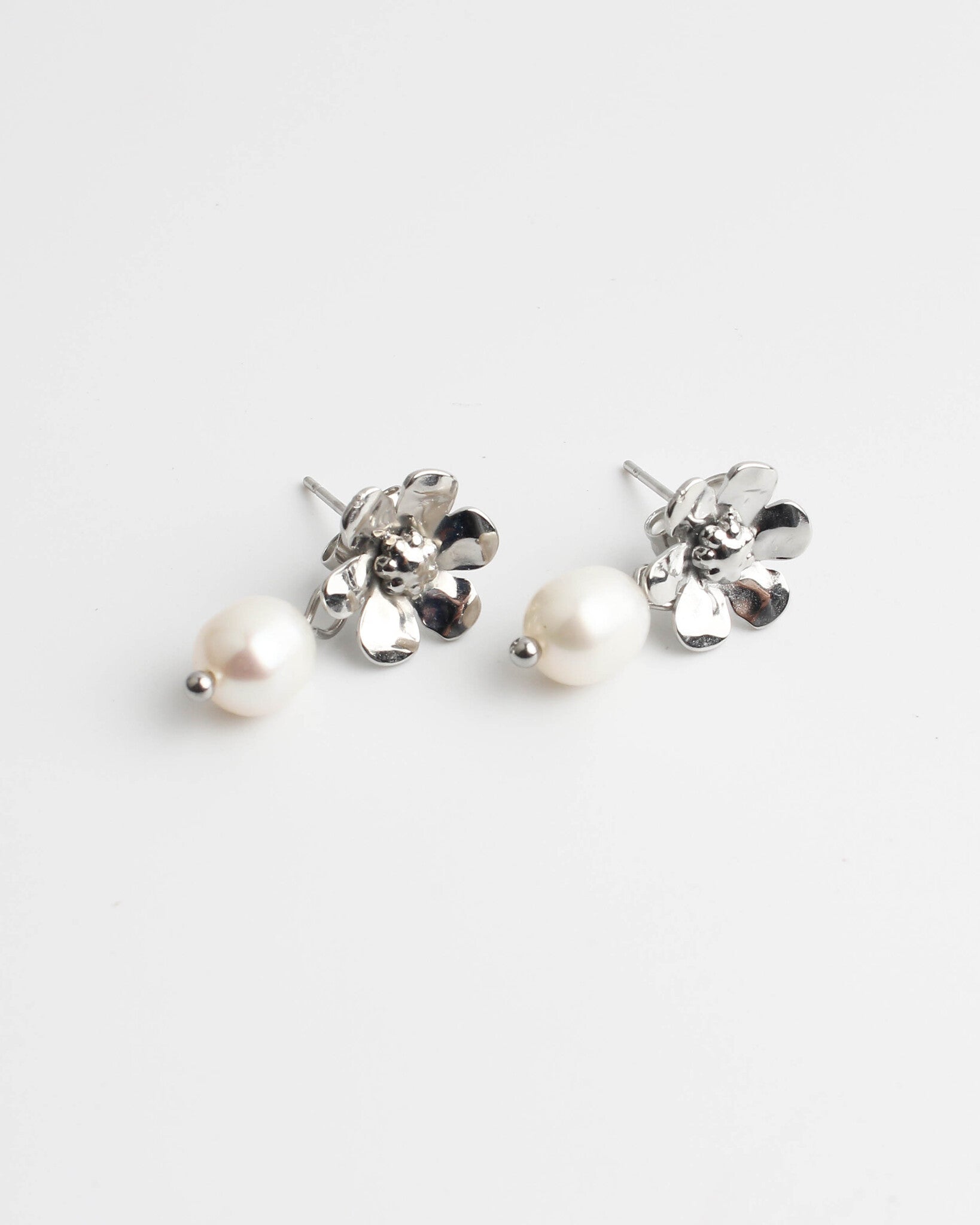 Perle et marguerite - Boucles d'oreilles - Boucles d'oreilles - Acier inoxydable