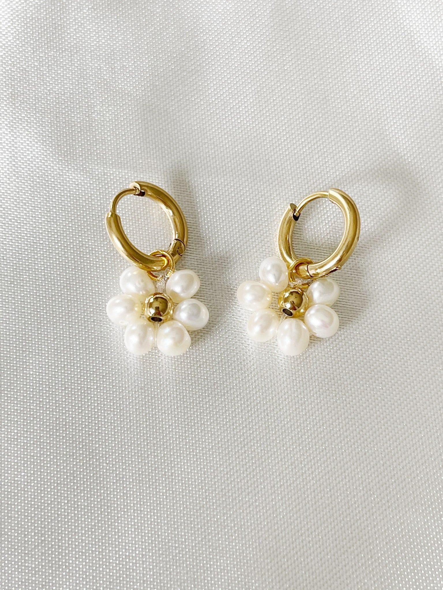 Fleur Blanche - Boucles d'oreilles - Acier inoxydable